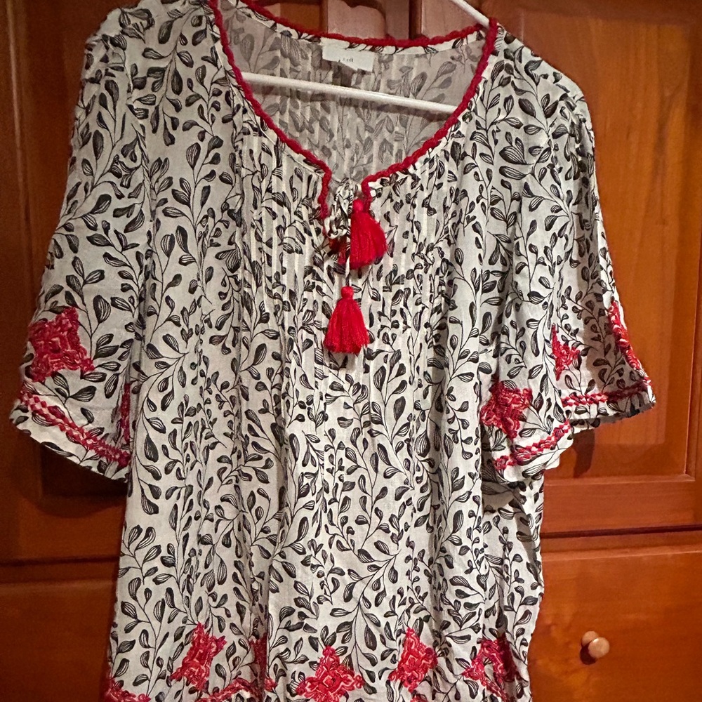 J. Jill Black and White Flutter Sleeve Blouse